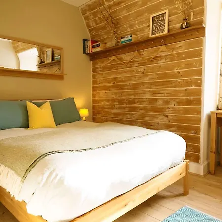 Breathtaking Harbourside Views With Parking At 'harbour Strand'